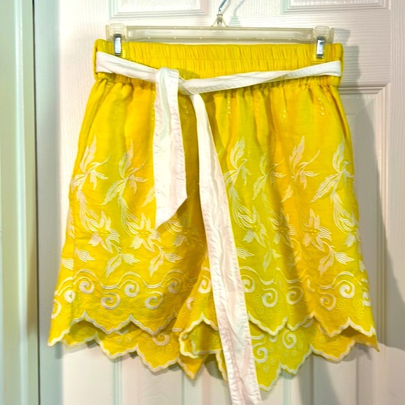Cute Yellow Shorts - Picture 1 of 8